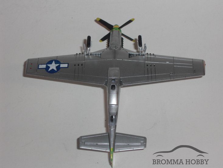 North American P-51 D Mustang - Klicka på bilden för att stänga